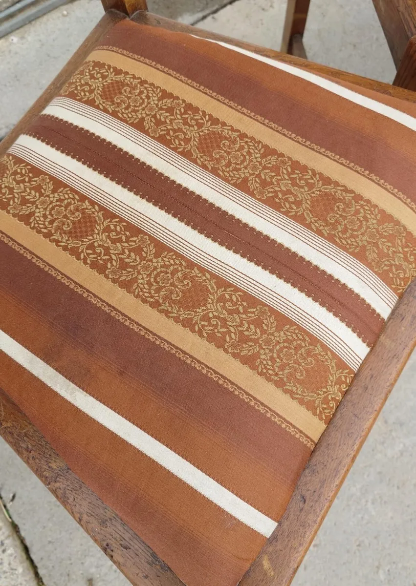 Antique chairs (Lot 104) - Image 2