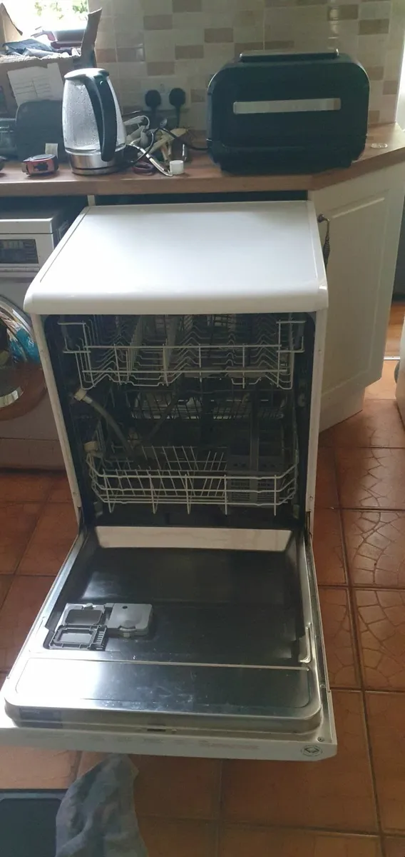 Beko DWD 4311 Dishwasher - Image 2
