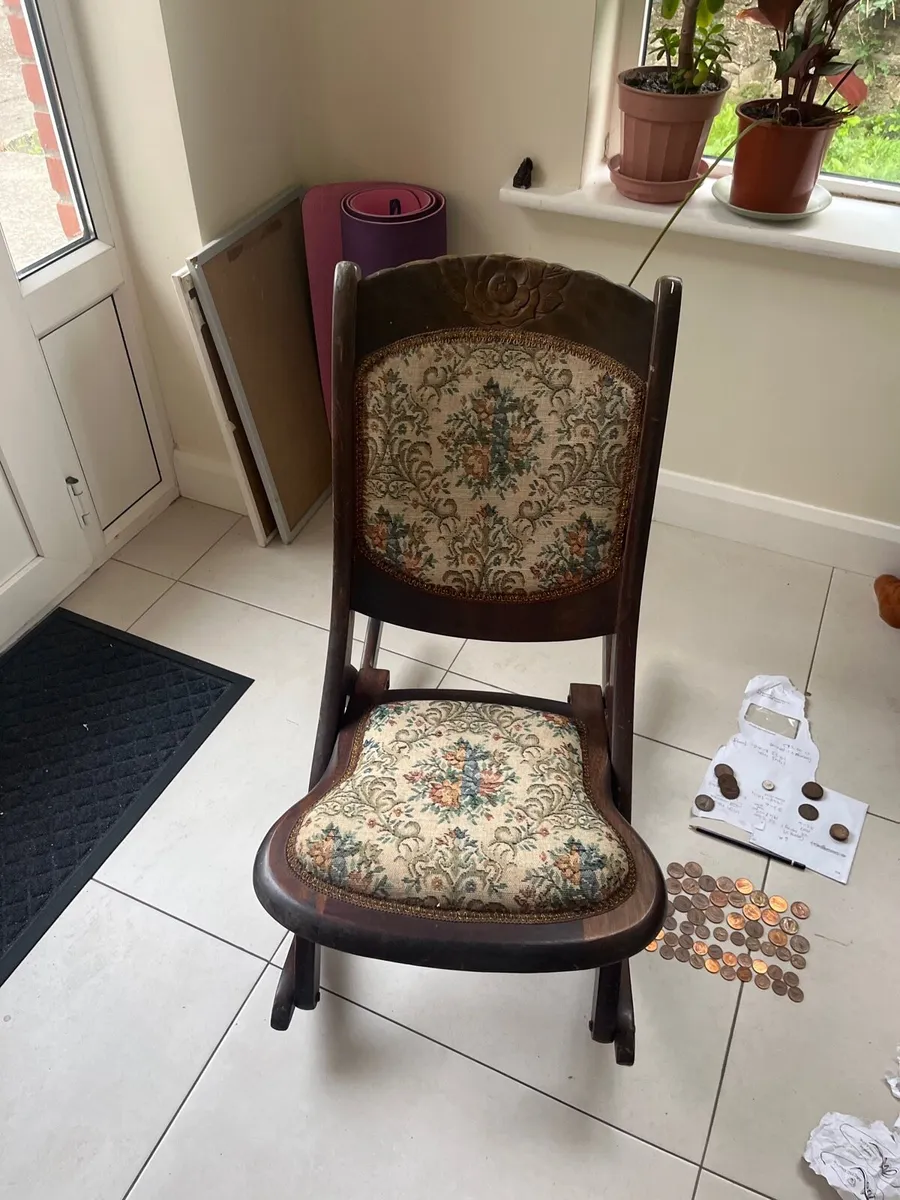 Antique rocking chair - Image 1
