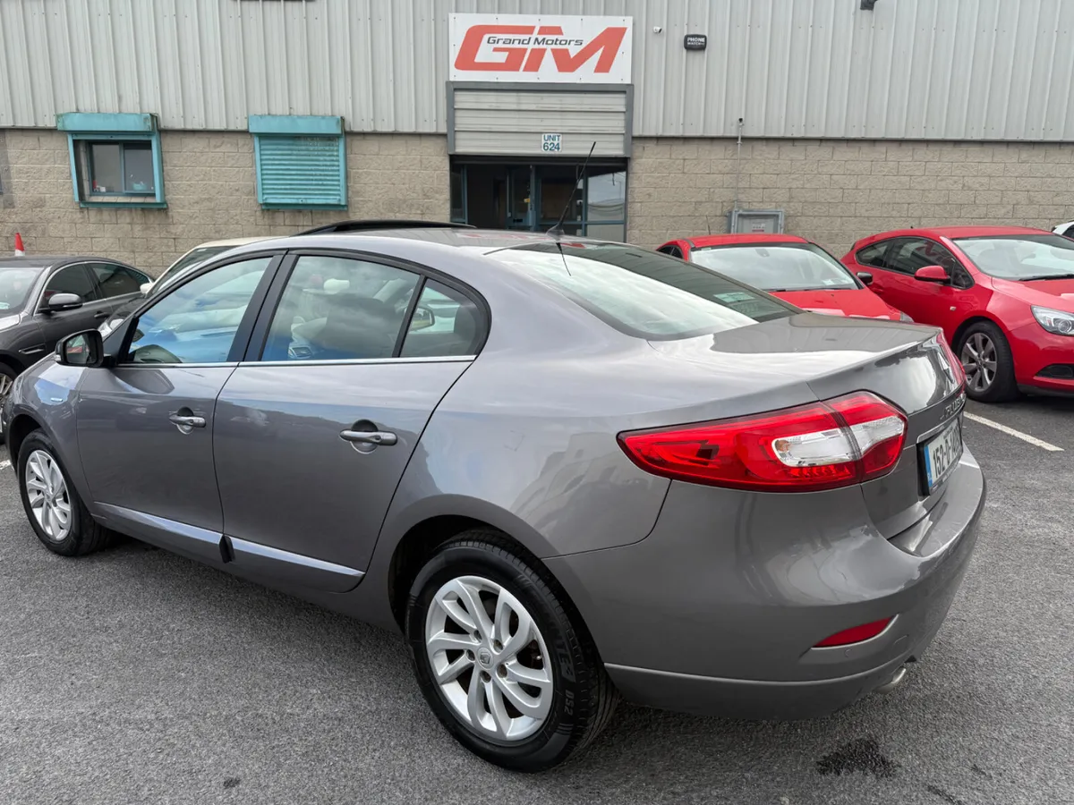 2015 Renault Fluence 1.5 Diesel limited Ed - Image 3