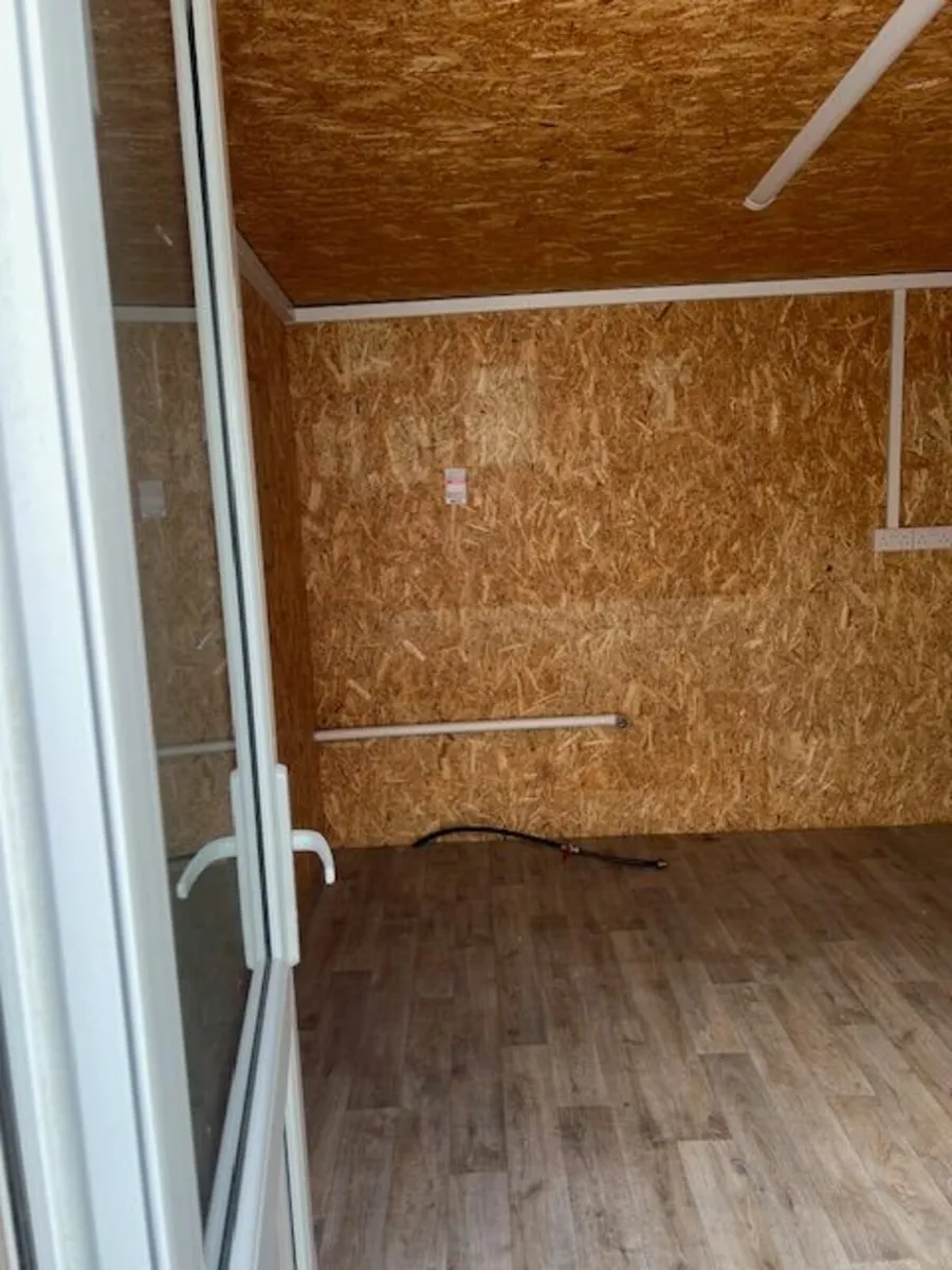 Wooden sheds - Image 4