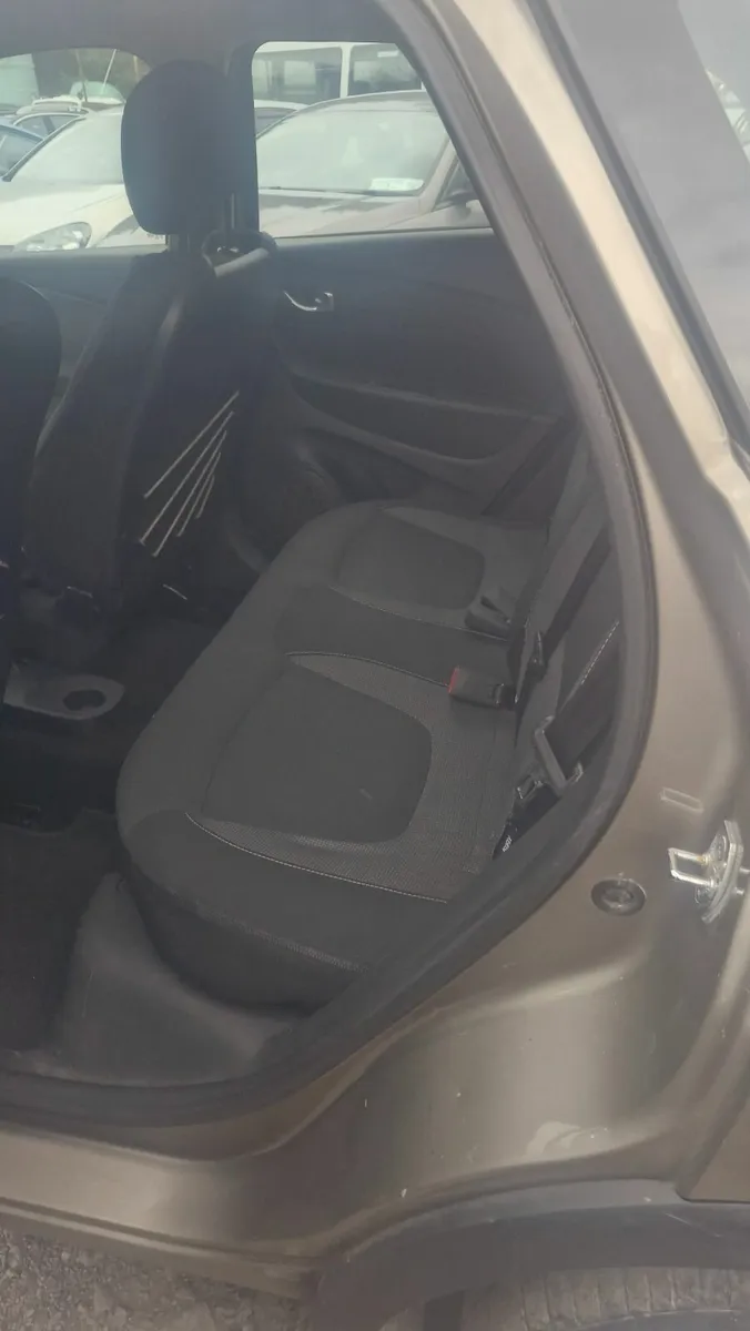 Renault Captur 2016 - Image 2
