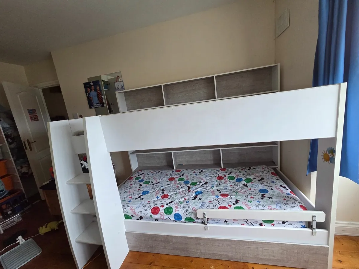 Bunk bed - Image 1