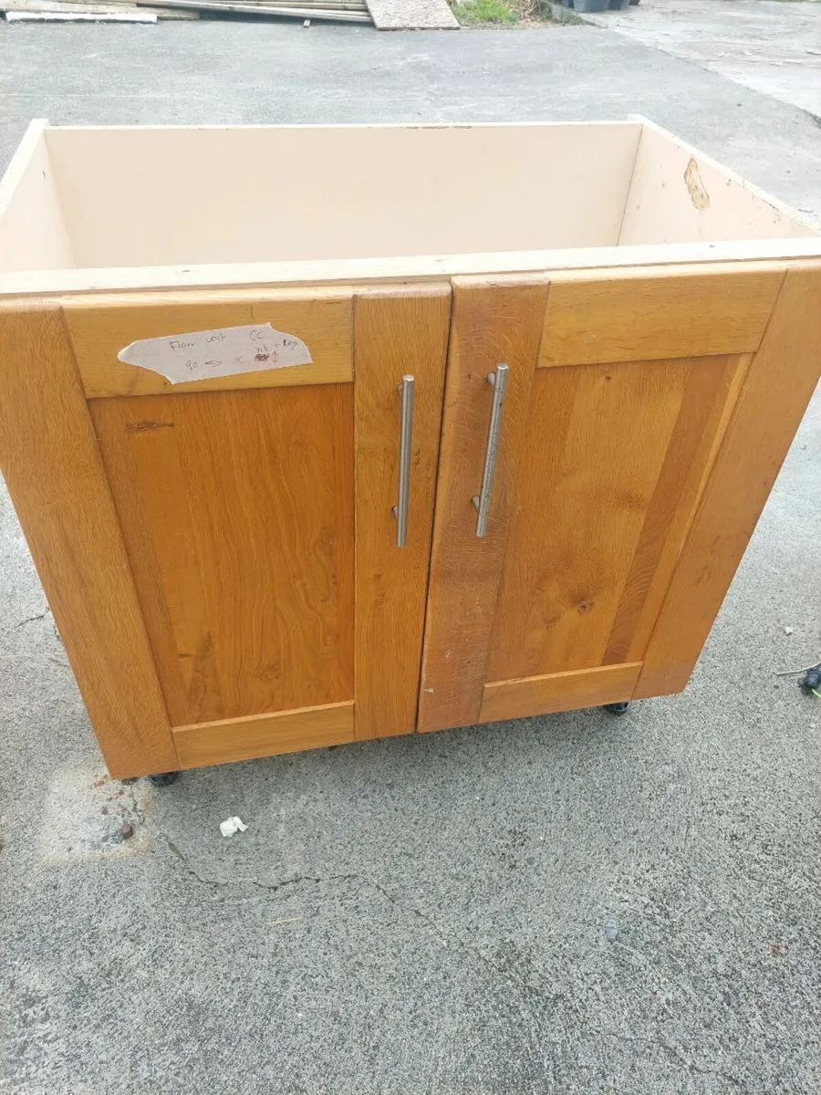 Kitchen units and Island - Image 3