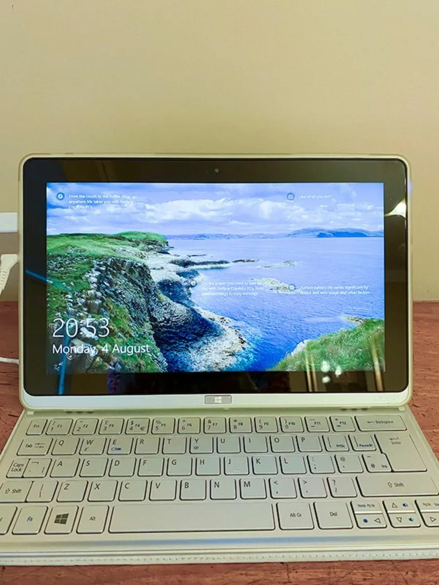 Acer Iconia Tablet / Laptop - Image 1