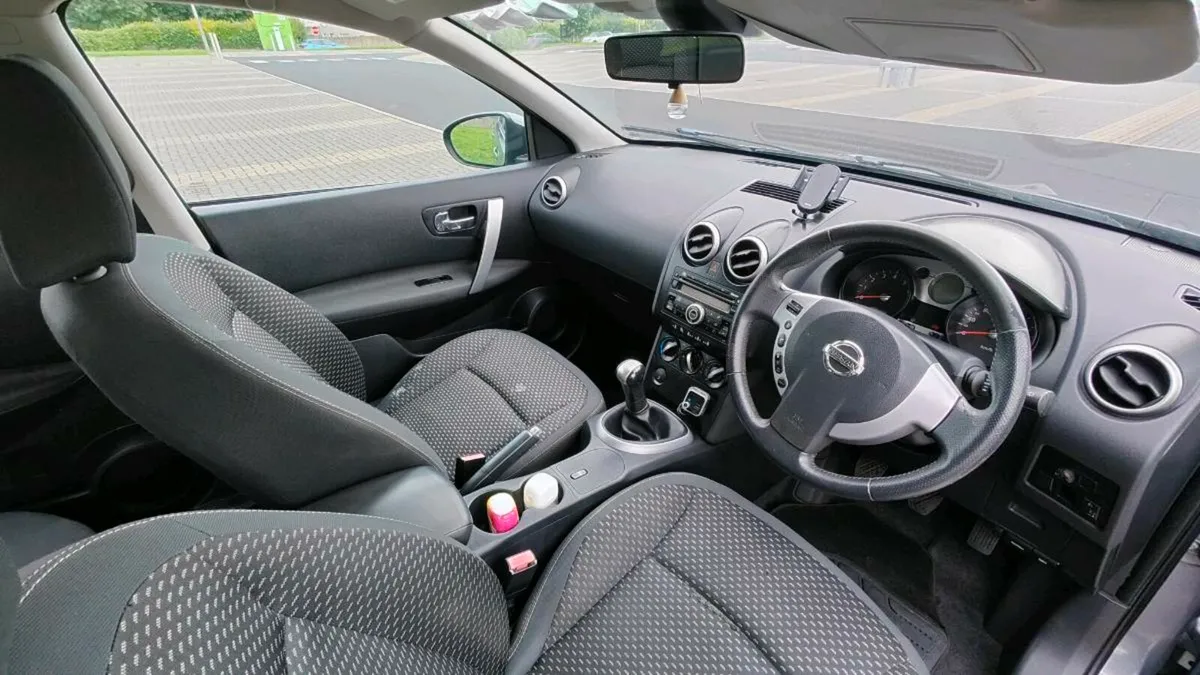 Nissan Qashqai (2007) Excellent condition - Image 3