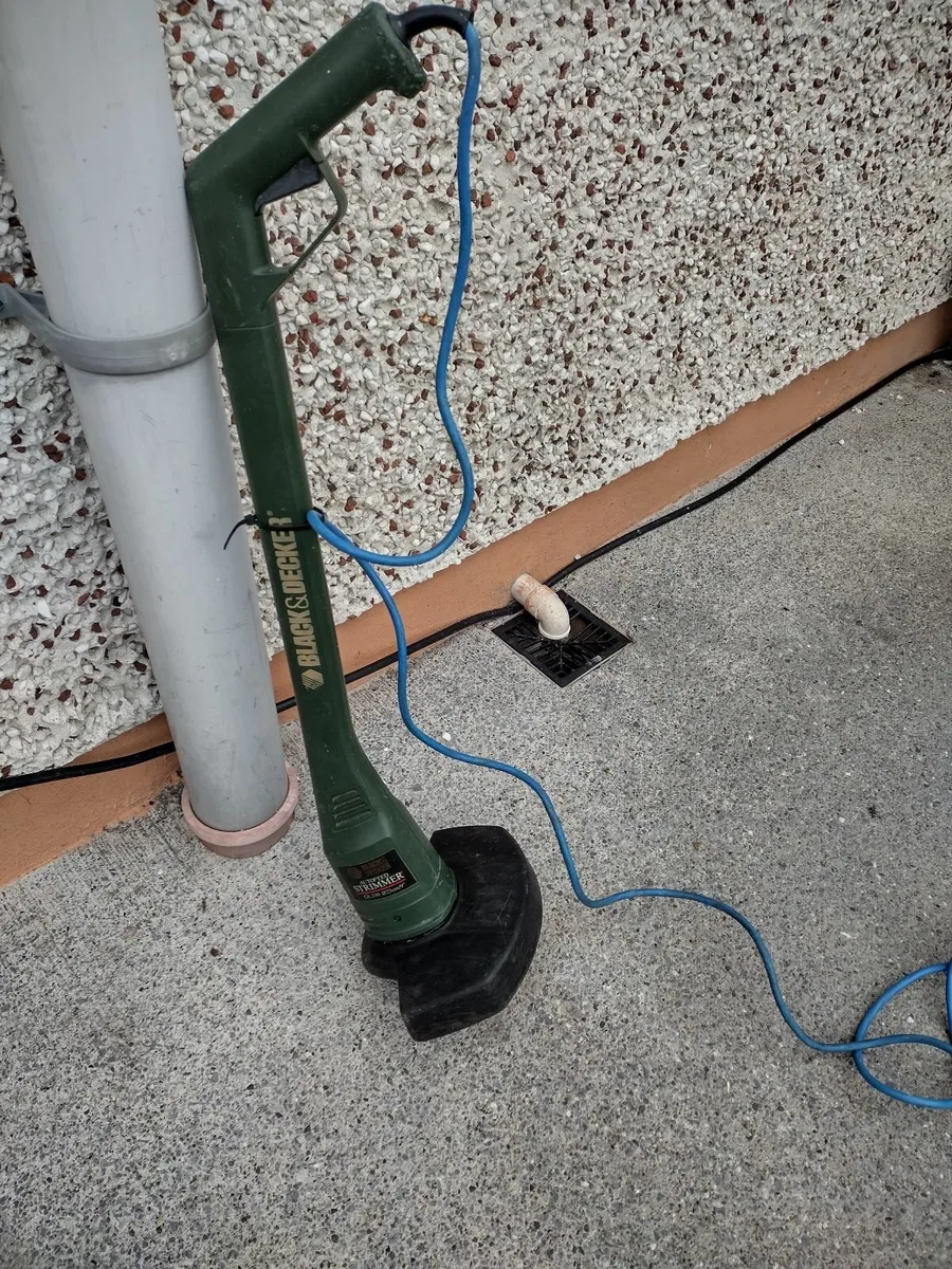 Black and Decor  electric strimmers - Image 1