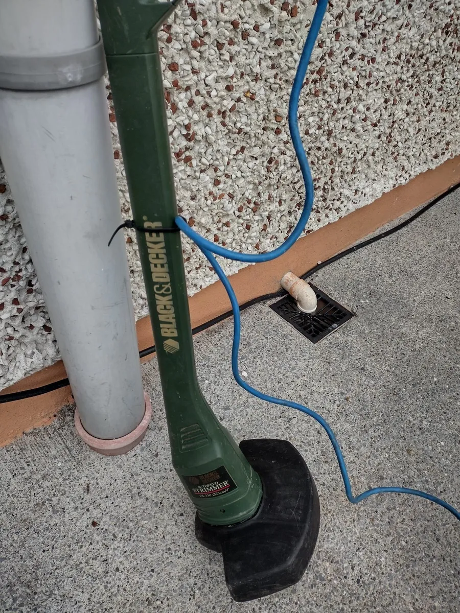 Black and Decor  electric strimmers - Image 4