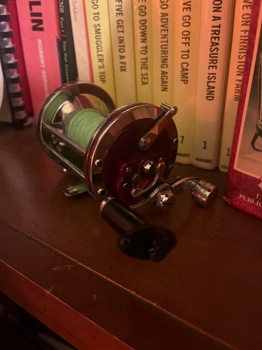 Vintage Baitcaster Fishing Boat Reel - Image 3
