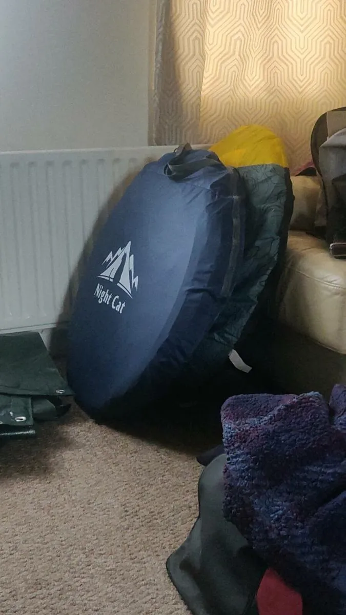 Pop up tent - Image 2