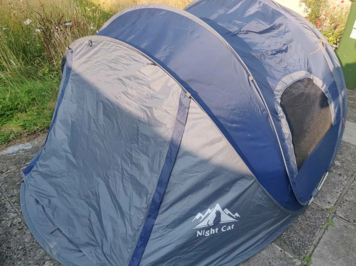 Pop up tent - Image 1