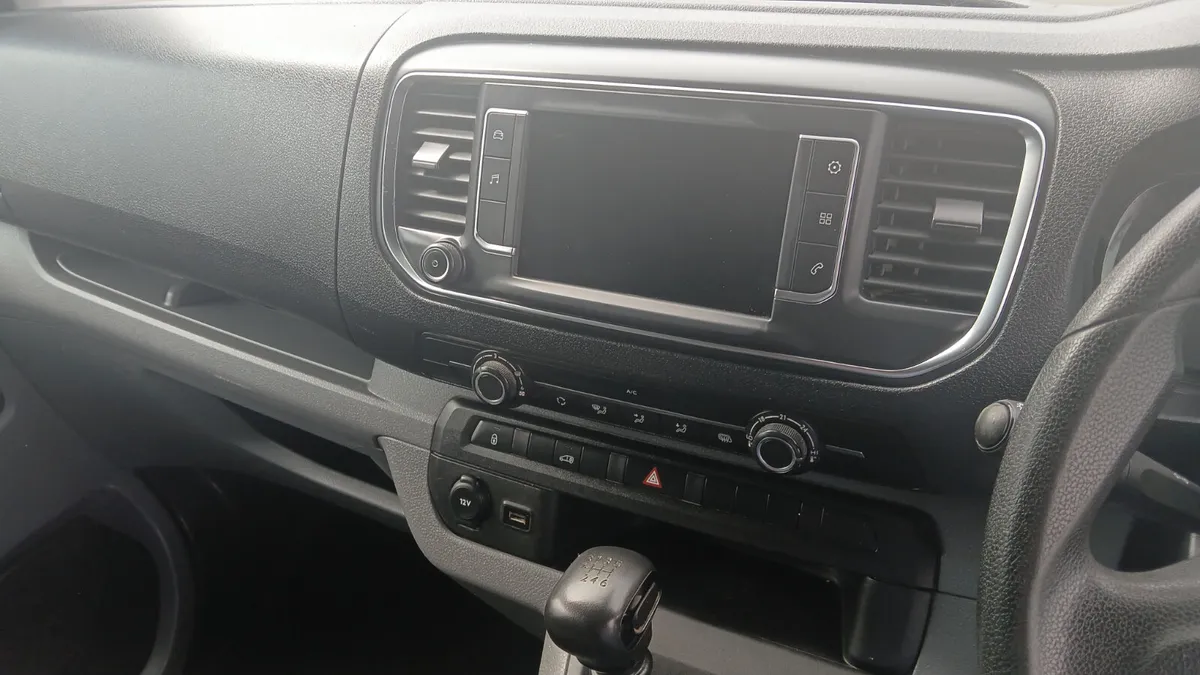 Opel Vivaro  2 litre. Lwb 2020 low mileage - Image 2