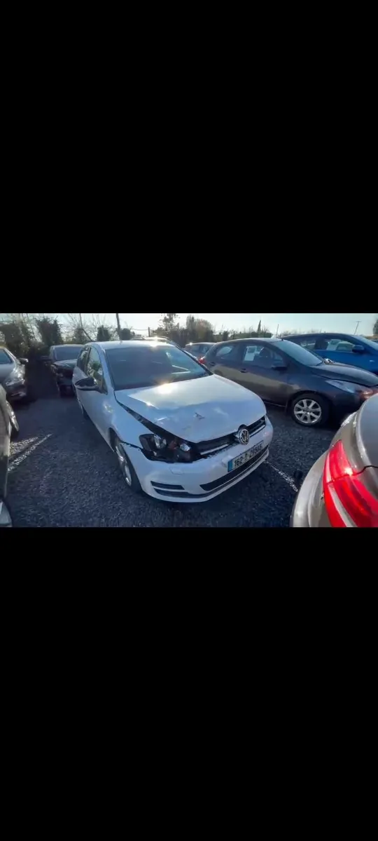 Damaged repairable vw golf automatic - Image 4