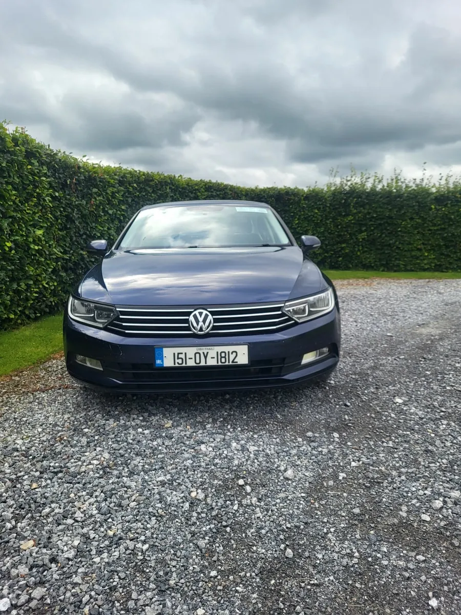 Volkswagen Passat 2015 - Image 2