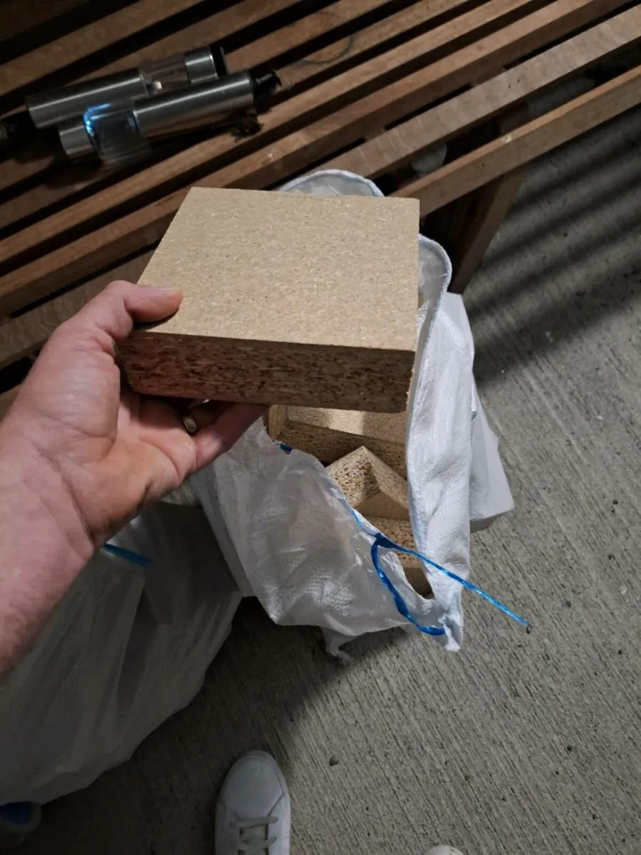 Hardwood kindling, stove blocks and hardwood block - Image 4