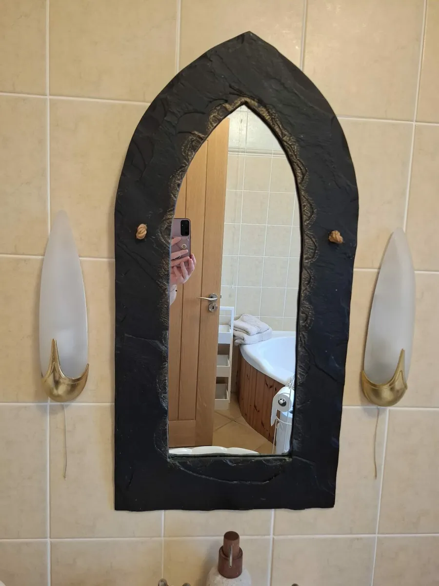 Entire bathroom contents - Image 4