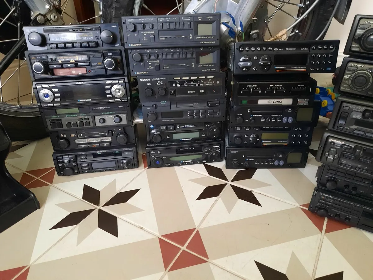 Vintage Pioneer Radios And Loads More ! - Image 3