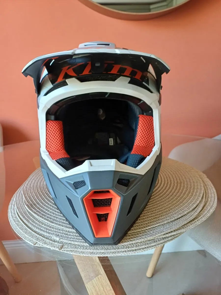 Klim  F5 full carbon helmet - Image 1