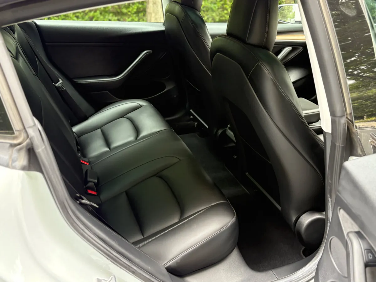 Tesla Model 3 2021 long range - Image 3