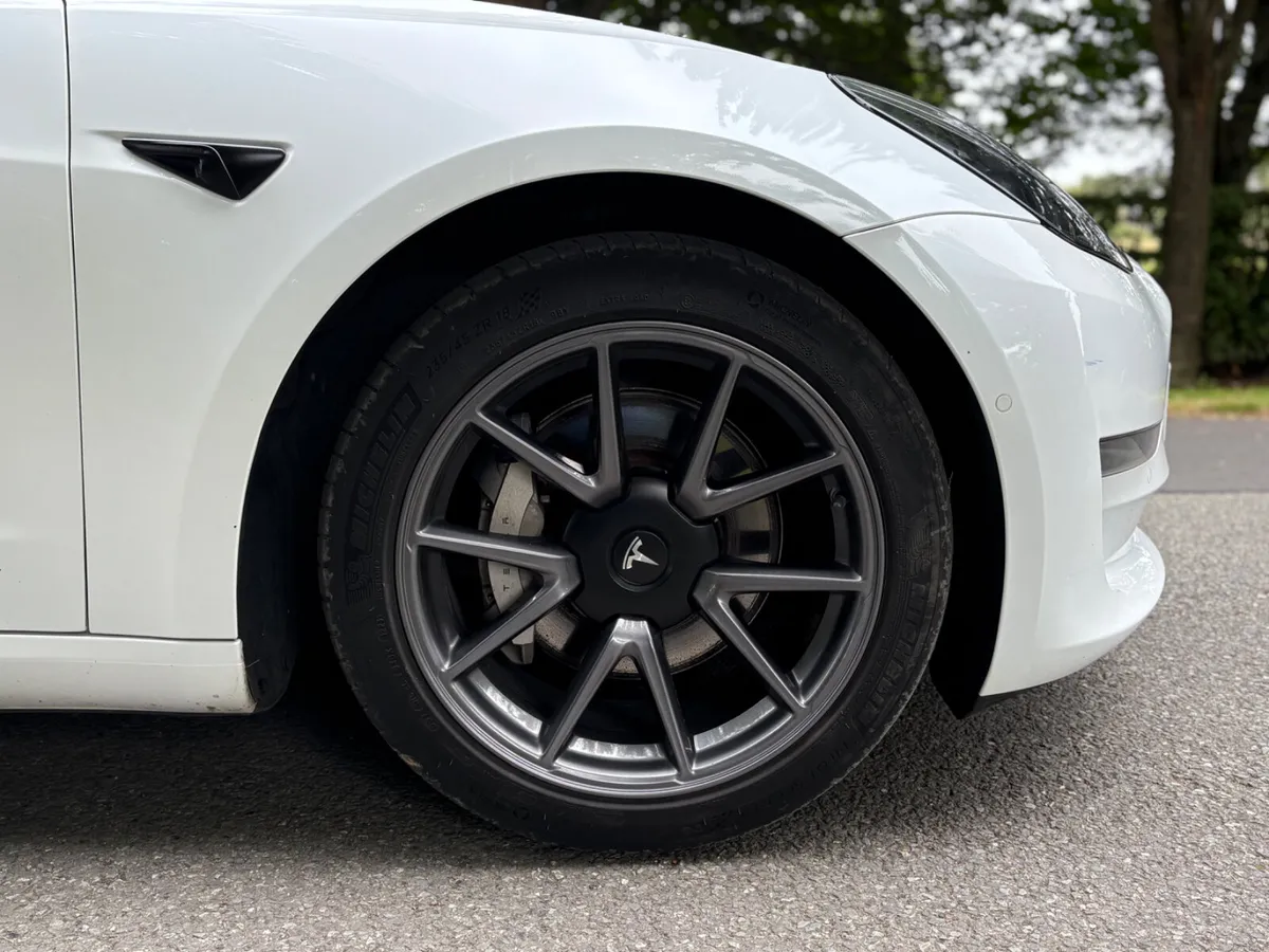 Tesla Model 3 2021 long range - Image 4