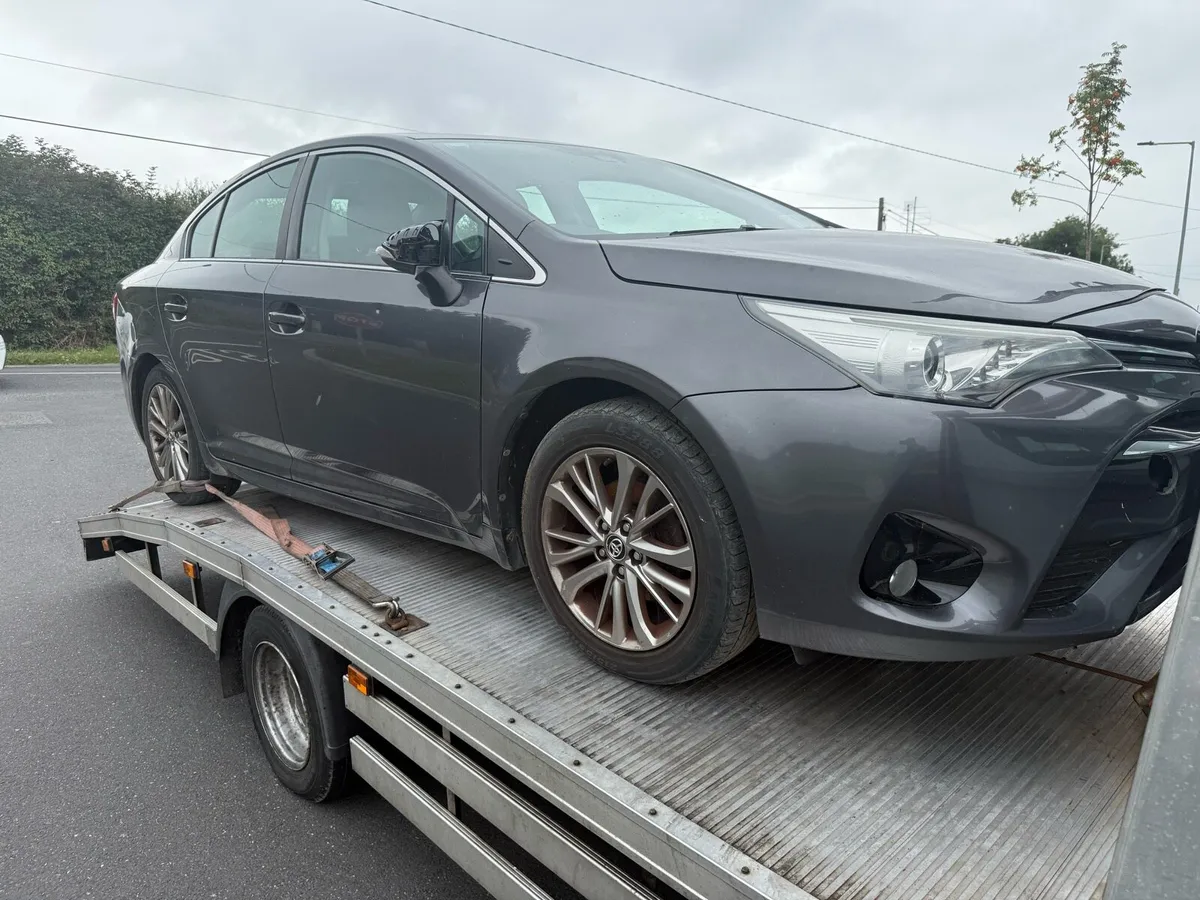 2015 (152) Toyota Avensis 1.6 D4D - Image 1