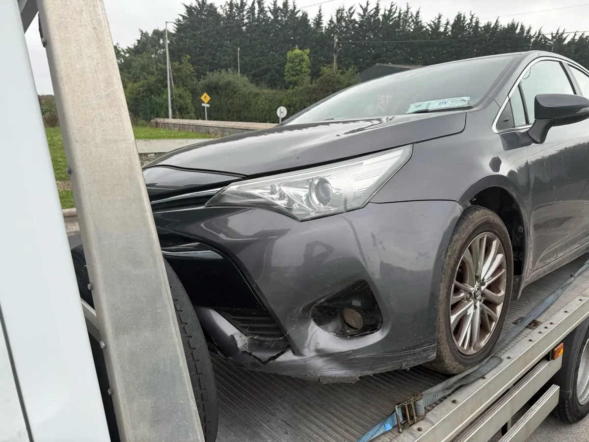 2015 (152) Toyota Avensis 1.6 D4D - Image 2