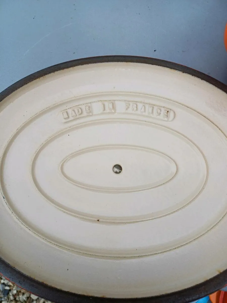 Vintage French Cast-iron Casserole Dish - Image 4