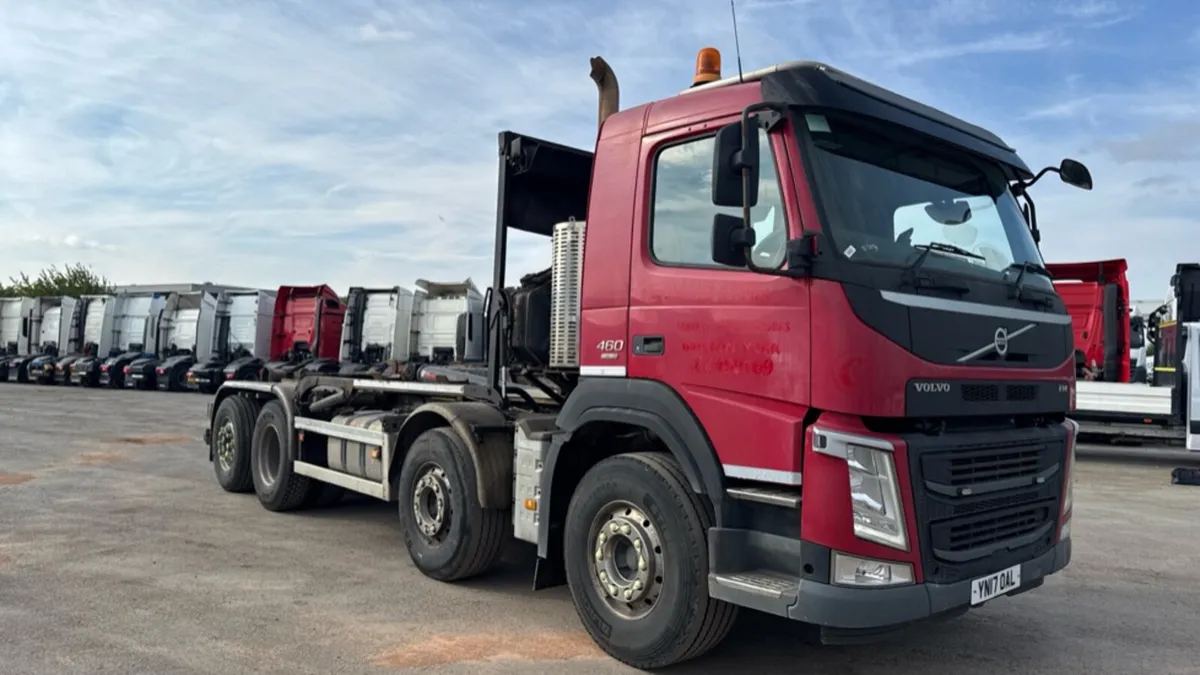 2017 Volvo FMX 460 8x2 Hookloader