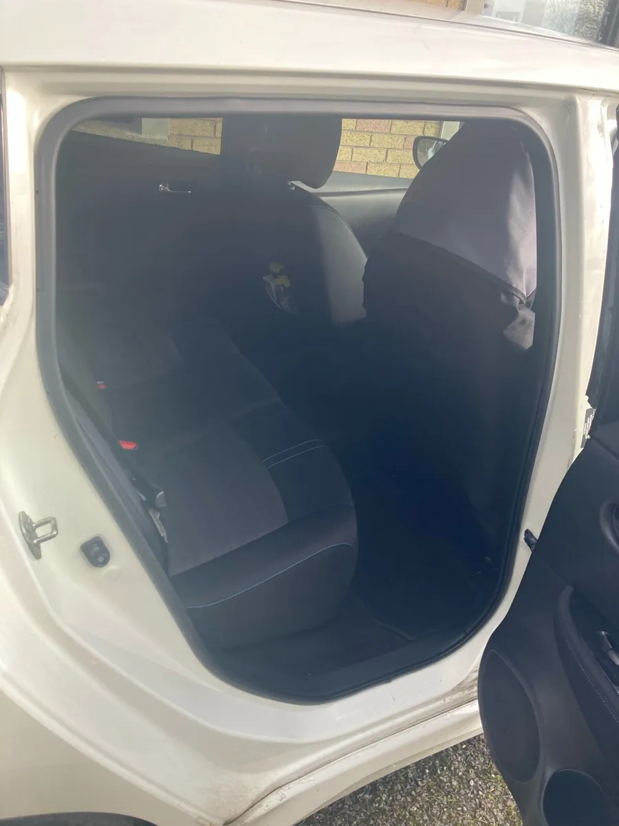 Nissan leaf - Image 3