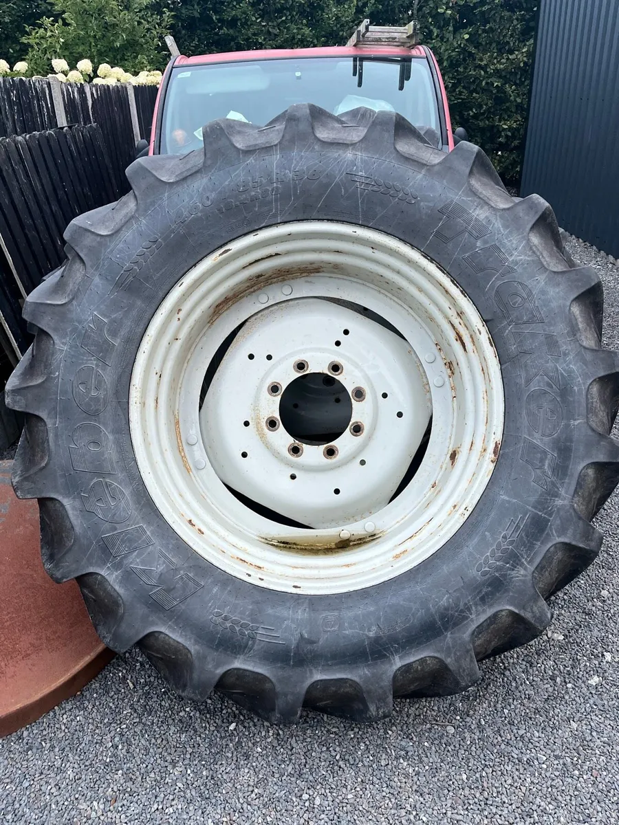 Valtra tyres and rims - Image 2