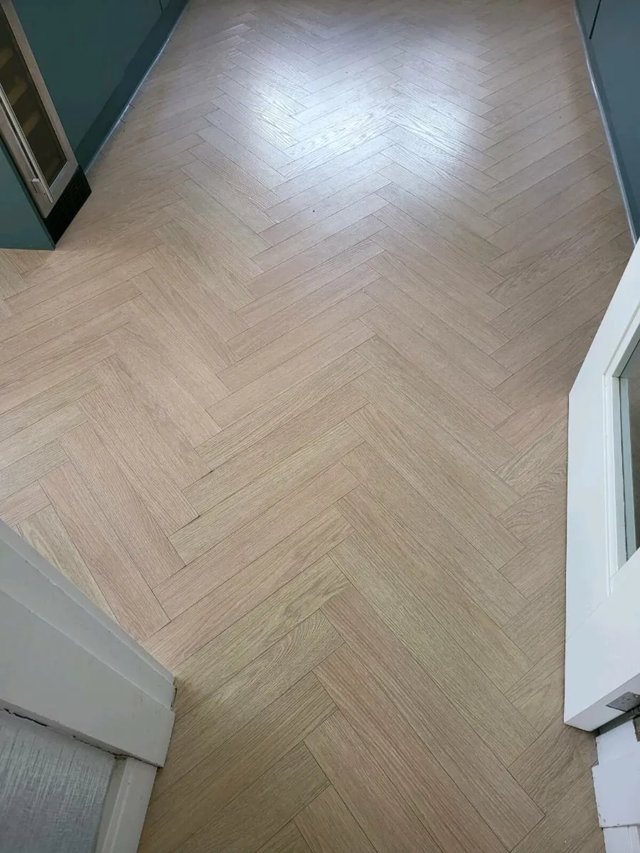 Light Oak Laminate - Image 3