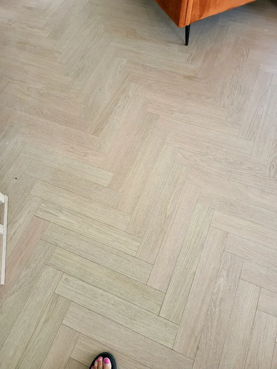 Light Oak Laminate - Image 4