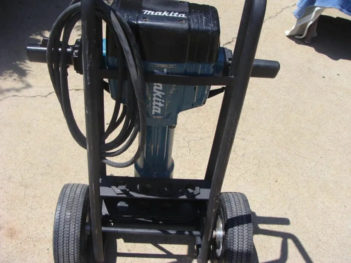 Makita HM1810 Jack Hammer - Image 3