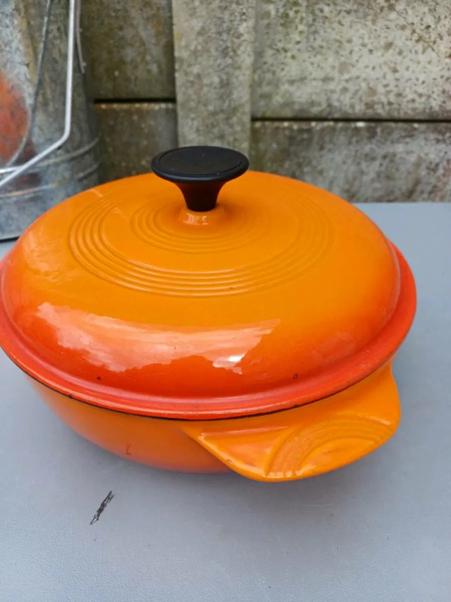 Vintage Le Creuset Round Casserole Dish - Image 2