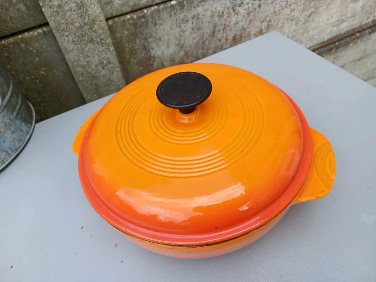 Vintage Le Creuset Round Casserole Dish - Image 3