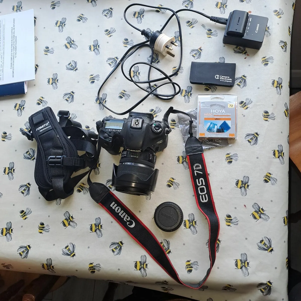 Canon EOS 7D and Canon EFs 15-85 mm lens - Image 1