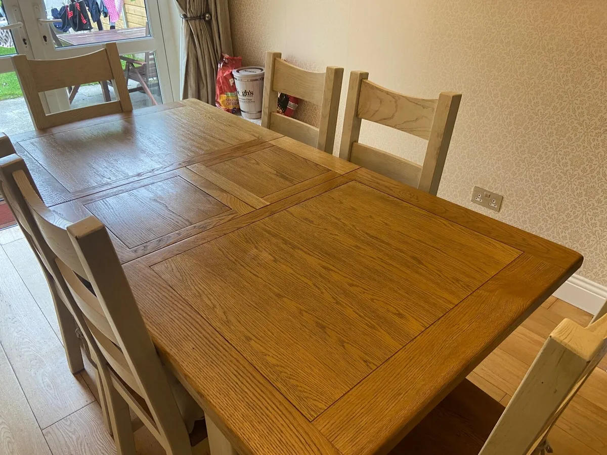 Dining room table & chairs - Image 1