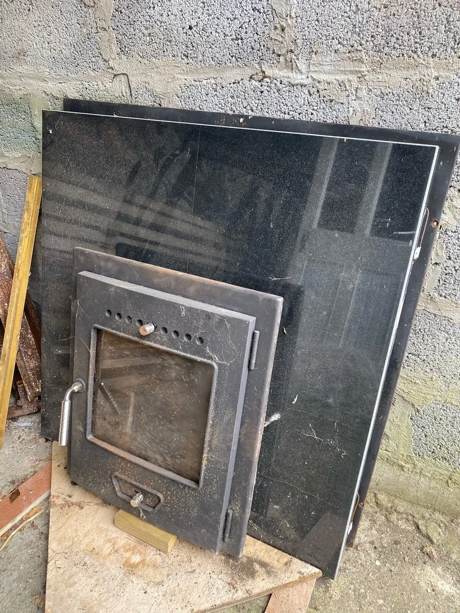 Fire door and surround - Image 1