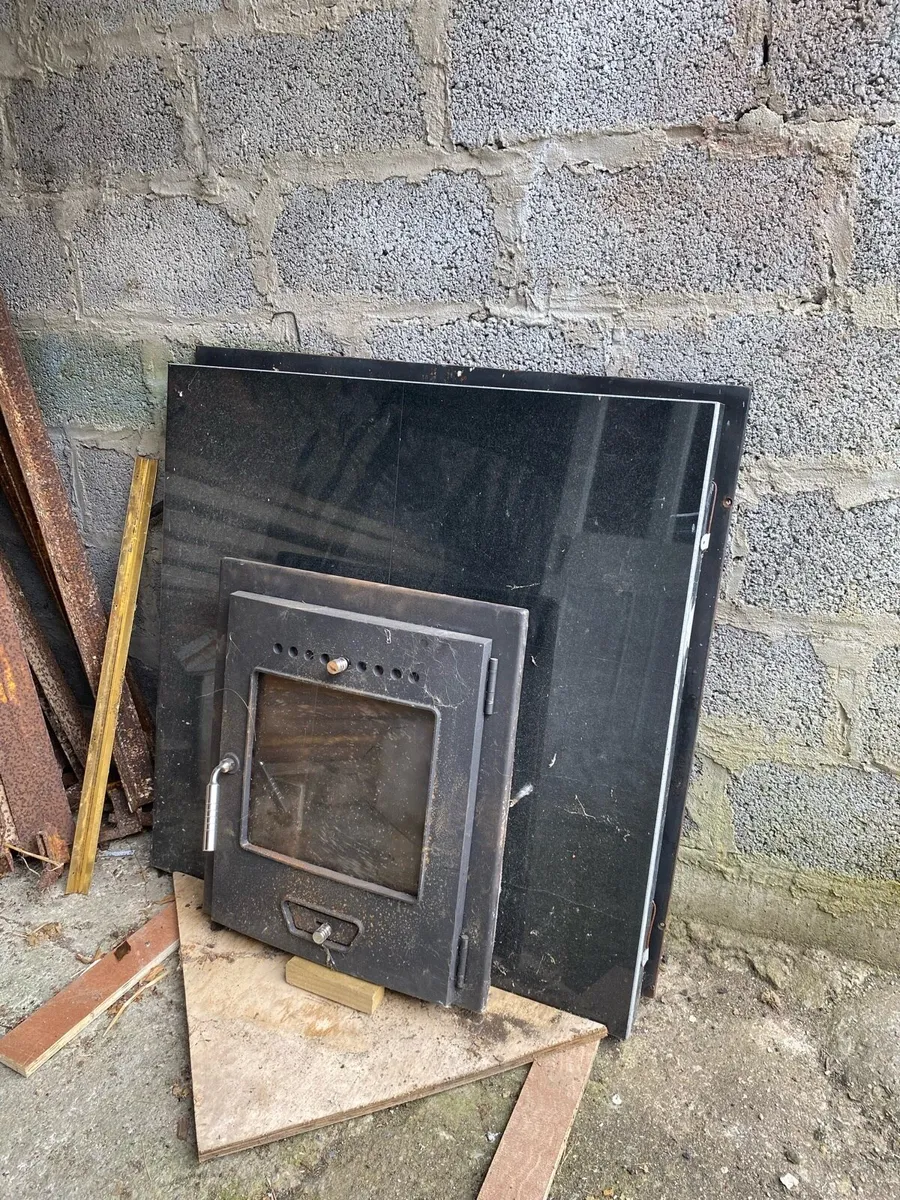 Fire door and surround - Image 2