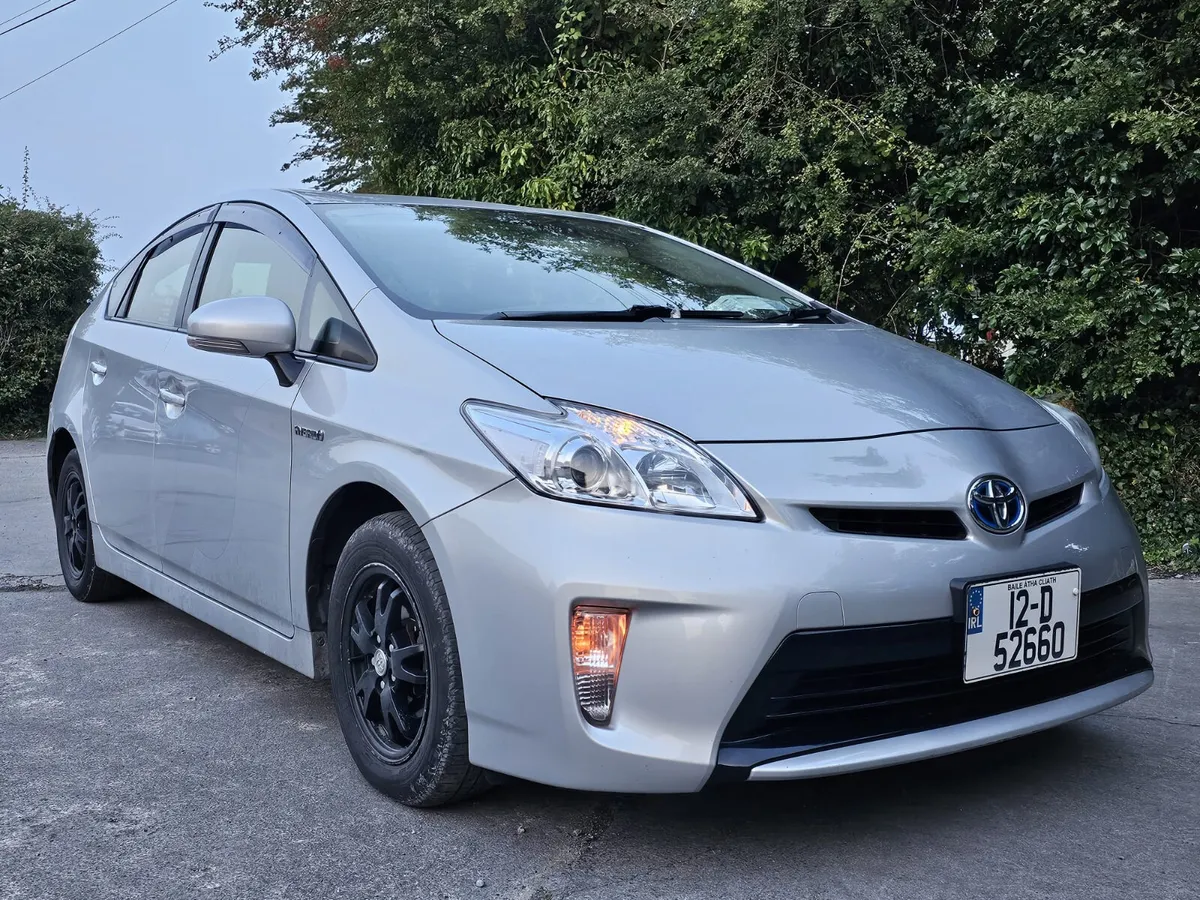 Toyota Prius 2012 hybrid automatic €3650 No offers - Image 2