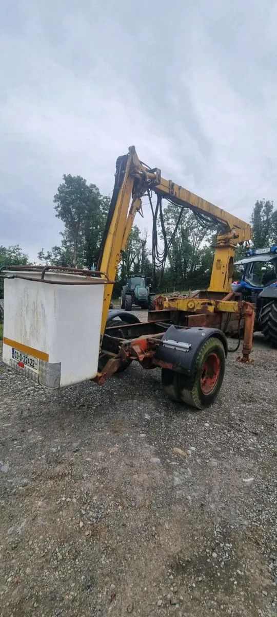 Tractor drawn hoist cherrypicker - Image 3