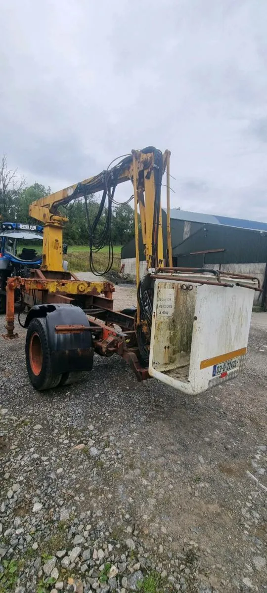 Tractor drawn hoist cherrypicker - Image 4