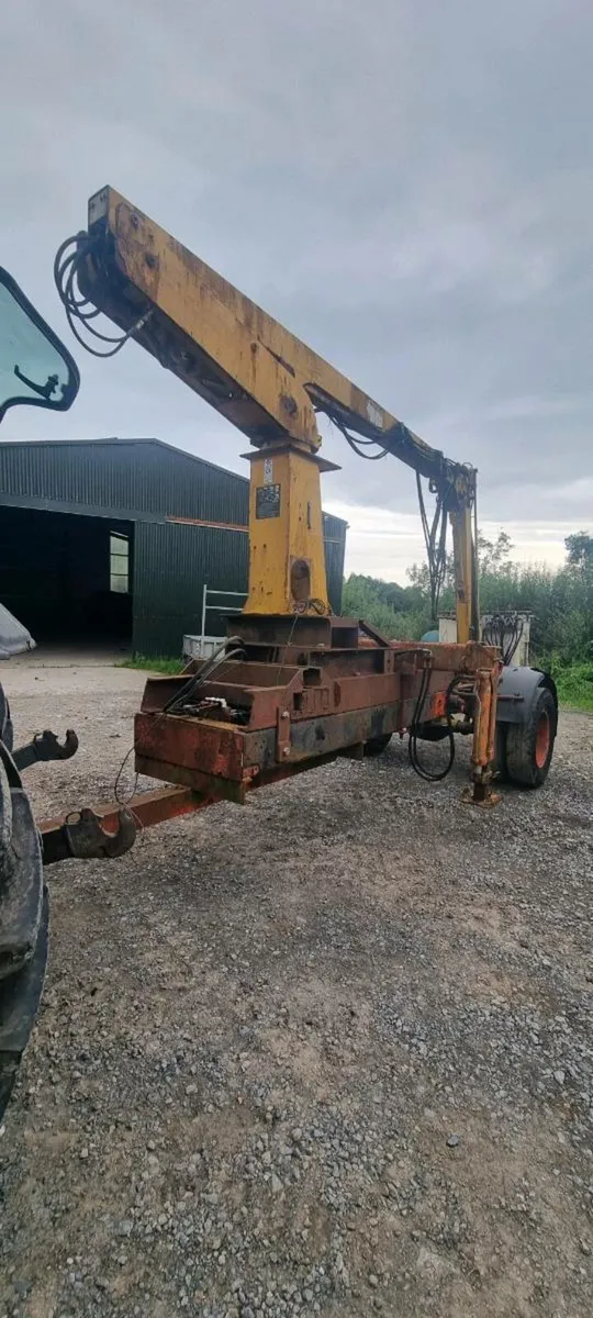 Tractor drawn hoist cherrypicker - Image 1