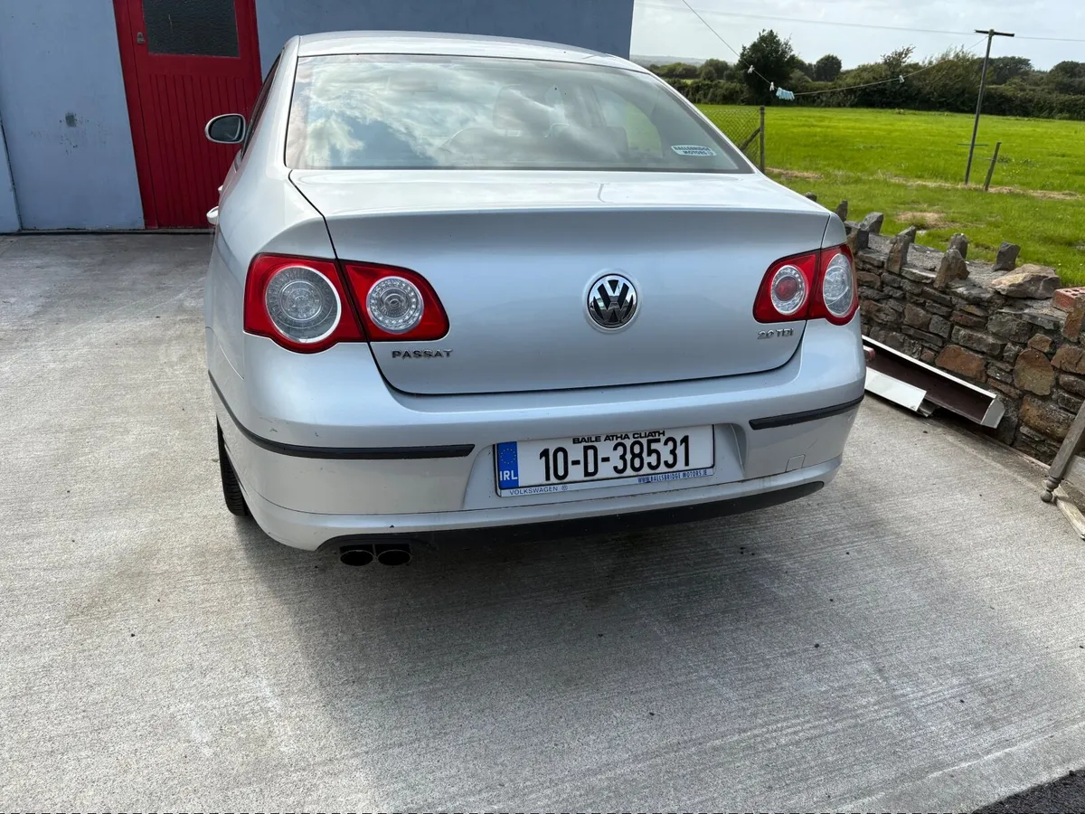Volkswagen Passat 2010 (Automatic) - Image 1