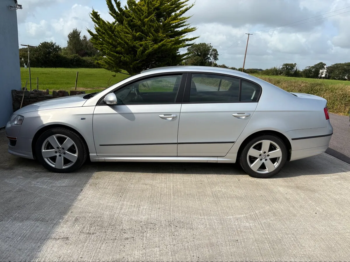 Volkswagen Passat 2010 (Automatic) - Image 2