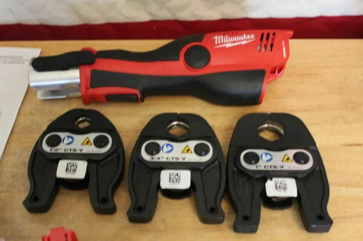Milwaukee M12 FORCE LOGIC Press Tool Kit - Image 2