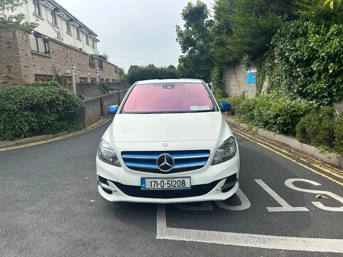 Mercedes B250e Electric art edition automatic - Image 1