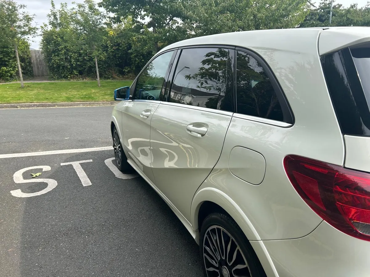 Mercedes B250e Electric art edition automatic - Image 4