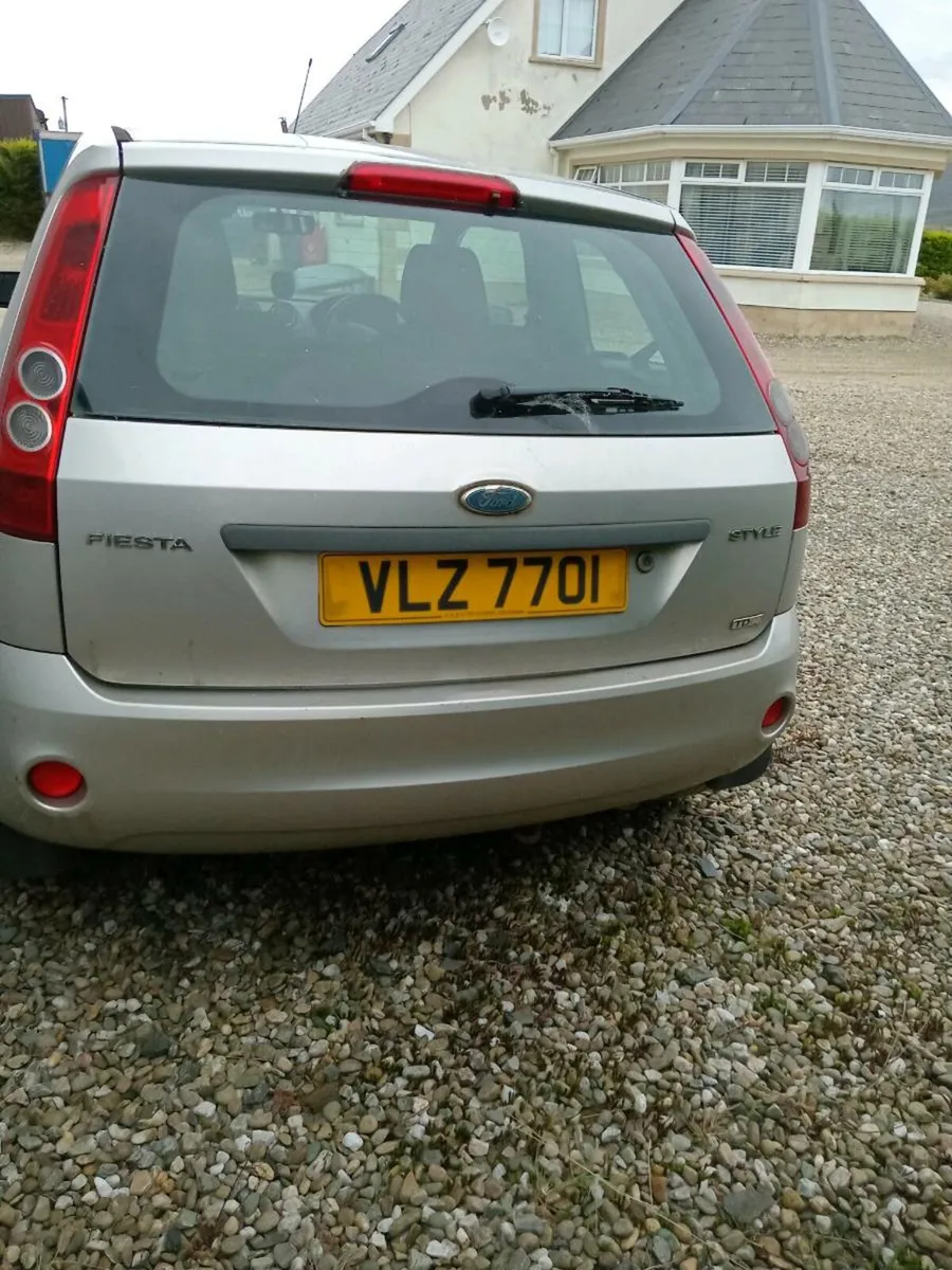 Ford fiesta - Image 4