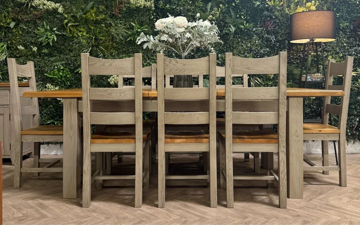Large extending oak kitchen table & 8 chairs - Image 1